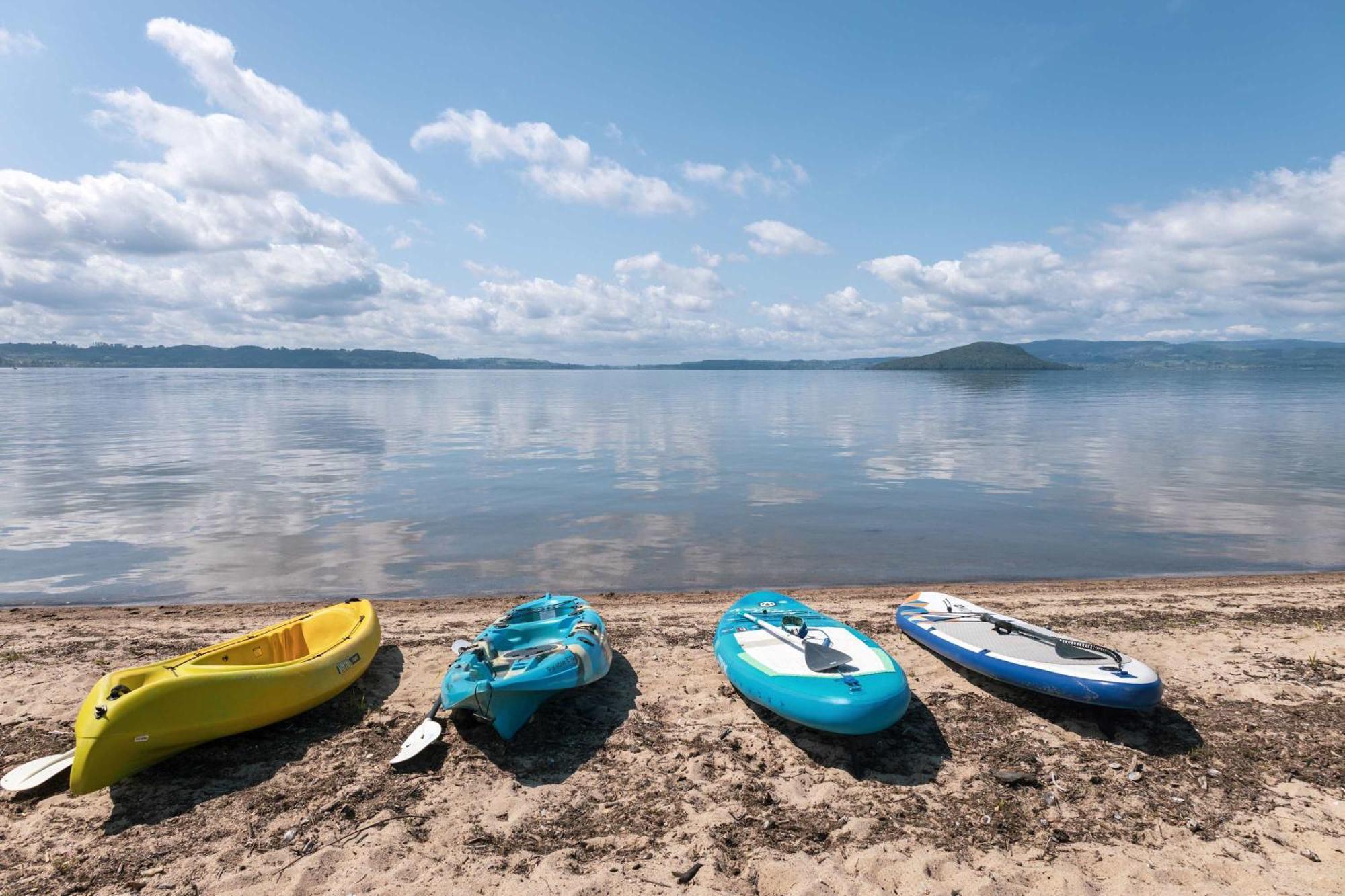 רוטורואה Jandals & Joy Lakefront Retreat מראה חיצוני תמונה